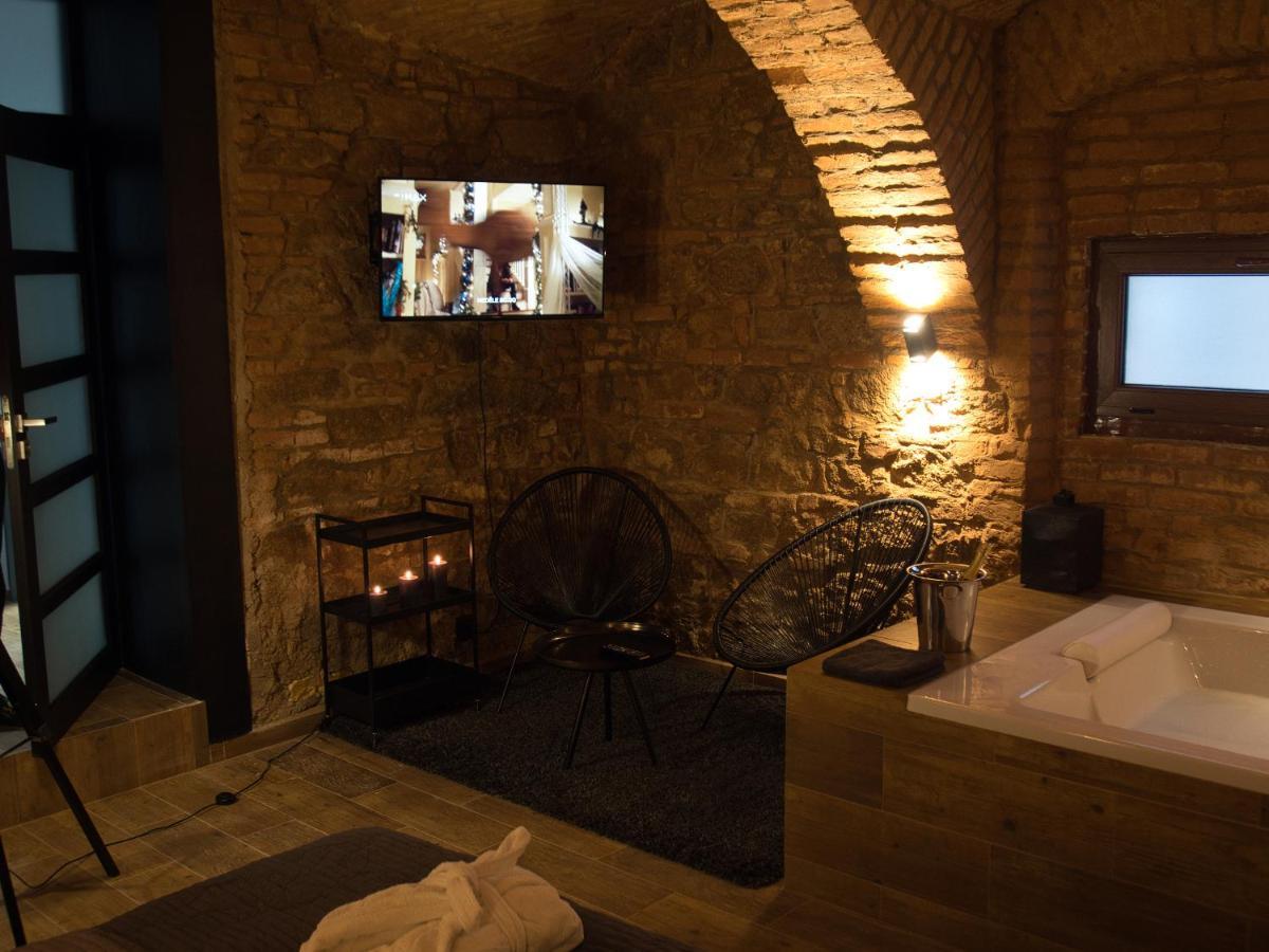 Wellness Gallery Apartments Liberec Buitenkant foto