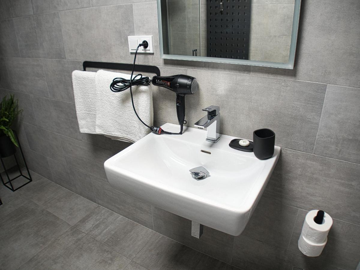Wellness Gallery Apartments Liberec Buitenkant foto